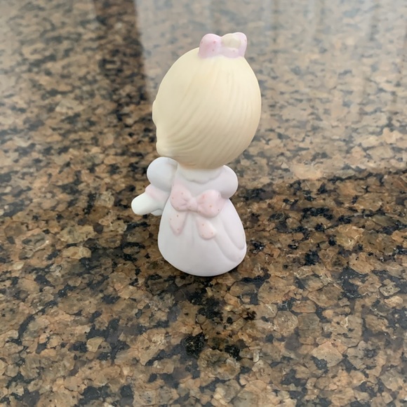 Precious moments small figurine - Picture 4 of 4